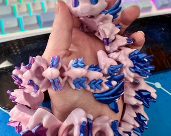 カラフルなアカリドラゴン関節式フレキシおもちゃ：ドラゴン好きのためのユニークな3Dプリントギフト