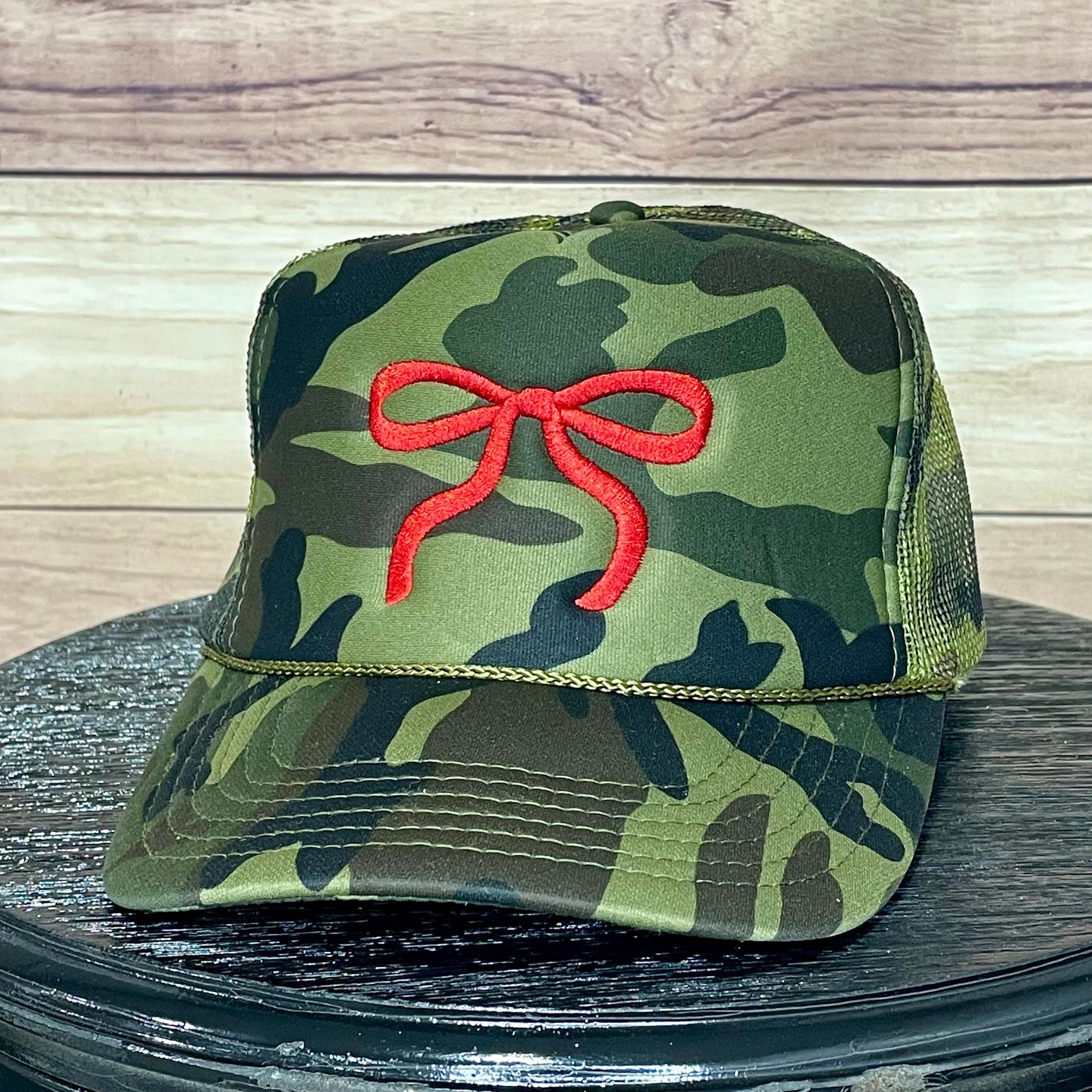 Met strik geborduurde schuimrubberen truckerhoed – Coquette Home, geborduurde truckermuts, zomer, camouflage, jacht, Moederdagcadeau, afstudeercadeau voor haar