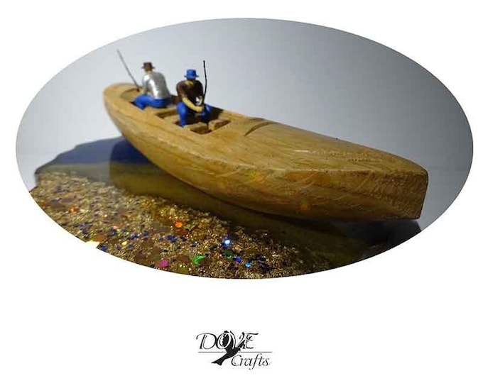 Fishing Speedboat, Miniature with Oak Wood Hand Crafted, Figures made of Resin plus hand painted