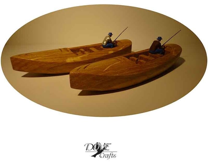 Fishing Speedboat, Miniature with Oak Wood Hand Crafted, Figures made of Resin plus hand painted