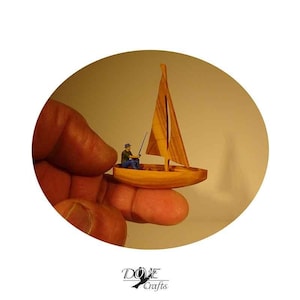 Miniature Olive Wood Boat: Hand-Painted Resin Figures, Tiny Ornament