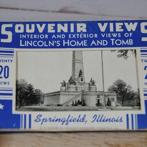 Vintage souvenir views: Lincoln&#39;s Home and Tomb - Black and white photograph postcards - Historical ephemera