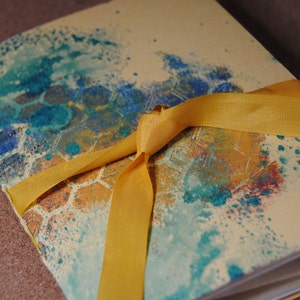 Handmade journal with bee cover - Vintage junk journal - Thin nature journal