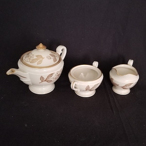 Crown Lion Ivory Hutschenreuther Selb Bavaria Tea Pot, Creamer, Sugar Bowl 4 pieces