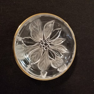 Small Crystal Bowl w/ Chrysanthemum: Gold Edging w/ Irregular Lip - 5&quot; Diameter