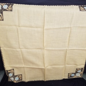 Vintage 1950&#39;s Hand Embroidered 33&quot; x 33&quot; Tablecloth and 5 Napkin Set - Unique!