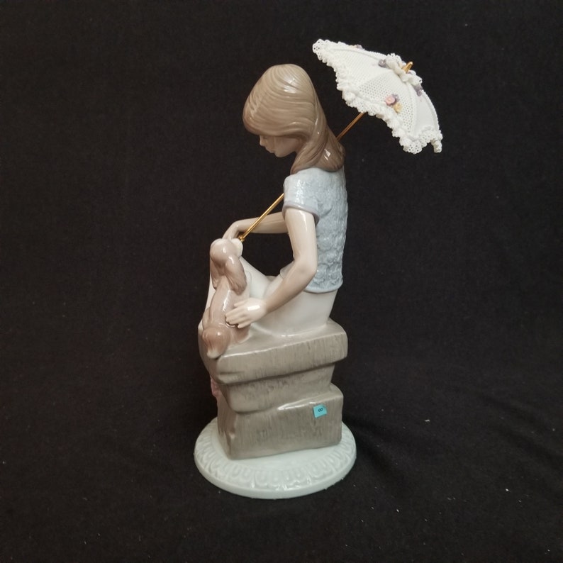 Lladro Picture Perfect #7612 Figure Mint in Original Box Collector/'s Society Hallmarked on Bottom