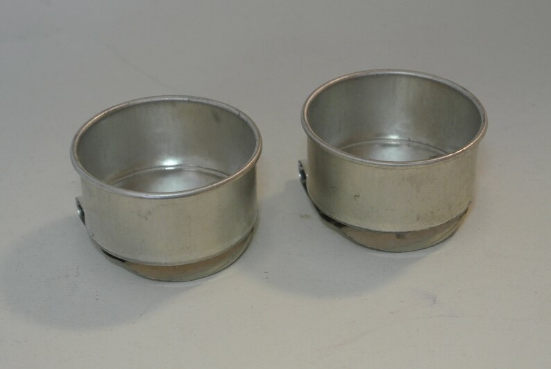 2 Metal Palette Cups W/ Bottom Clips for Palette 2 Diameter Newmade