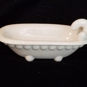Vintage Ceramic Bathtub Trinket / Soap / Vanity / Jewelry Dish - 7-3/4&quot; Long with Light Pink Speckles