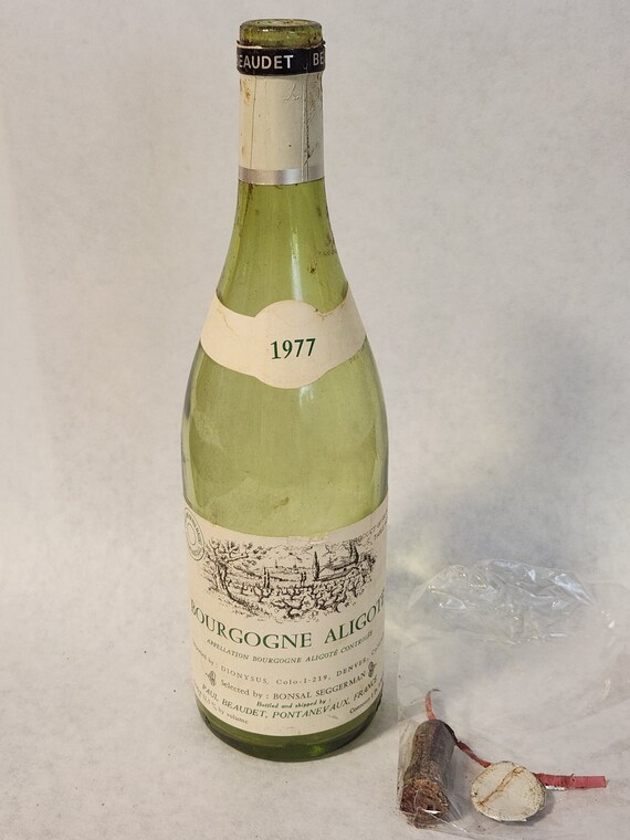 Vintage Rare - 1977 - Bourgogne Aligote - France - Empty