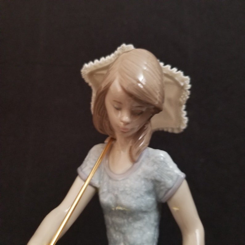 Lladro Picture Perfect #7612 Figure Mint in Original Box Collector/'s Society Hallmarked on Bottom
