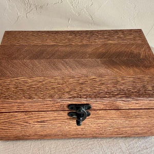 Hand Crafted Book Matched Keep Sake Box, Jewlery Box. Red Oak with Cherry Wood.
