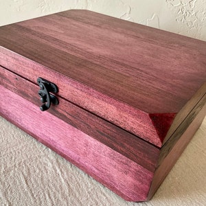 Solid Hard Maple  wooden Box, Keepsake Box, Jewlery Box, Small Arms Box. With Lift Out Tray.