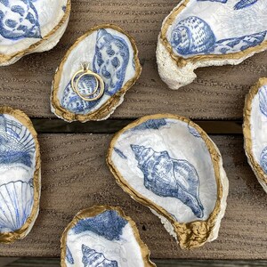 Blue Shells Design Oyster Shell Ring Dish image 3