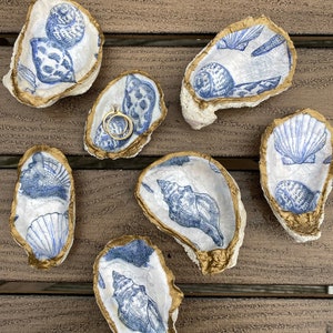 Blue Shells Design Oyster Shell Ring Dish image 4