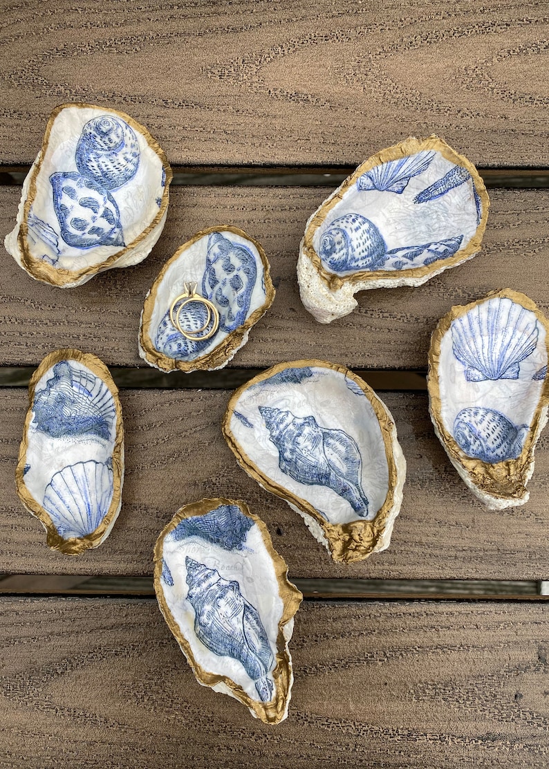 Blue Shells Design Oyster Shell Ring Dish image 4