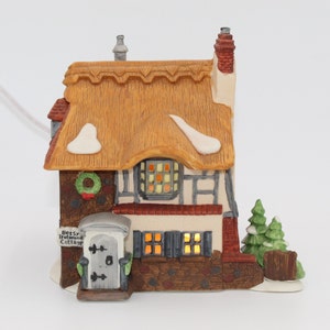 Betsy Trotwood&#39;s Cottage: Dept 56 Dickens Village, Heritage Village Collection