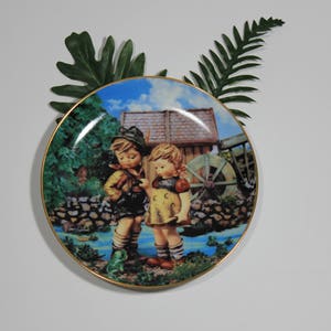 Vintage M.J. Hummel Collector Plate