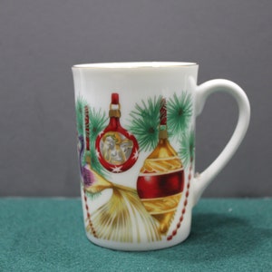 Otagiri Japan Signed by Rusynyk @ Stanley Papel Design Christmas Porcelain Mug