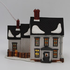 Heritage Village Collection New England Village Series &quot;Jannes Mullet Amish Farm House&quot; Lighted Dept 56 1989 Retired