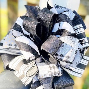 Halloween Collection - Halloween Bow,Skulls Bow,Scary Skull Bow, Halloween,Bow,Bows,Gift,Large Bow,Ribbon,Spider Bow,Wreath Bow,Mailbox Bow