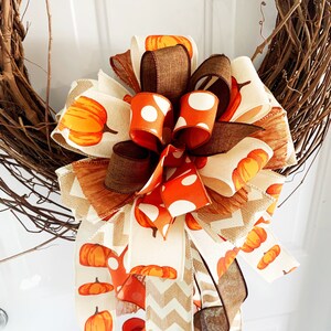 Lazo de otoño con cinta de alambre de calabaza: decoración para coronas y buzones imagen 6