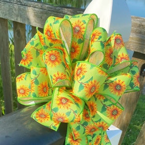 Sunflower Bow - Sunflower Bow in green and yellow. Great for wreaths, mailboxes and much more.