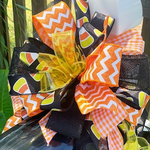 Candy Corn Halloween Bow: Wreath, Mailbox Decor