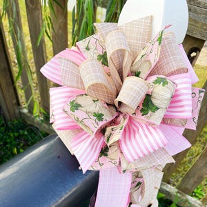 Pink Kürbis Schleife: Handgemachter Kranz aus Draht