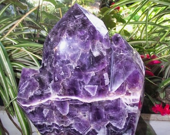 Torre Amatista / Catedral Amatista / Torre Amatista de tres puntos