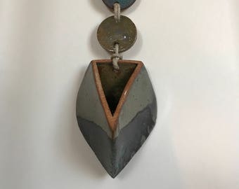 Ceramic hanging planter vase