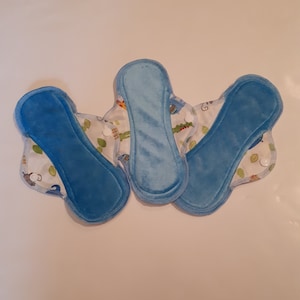Set di 3 menstrual pad mestruali riutilizzabili con zorb / panty riutilizzabili con borsa da viaggio bagnata