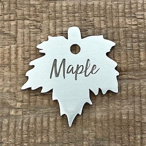 Ahornblatt Hundemarke, Haustier-ID-Tag, Mikrochip Haustiermarke, personalisierte Hundemarke, Luna, Hundehalsbandmarke, einzigartig, süß, dick, geblümt