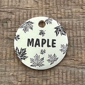 Ahornblatt Hundemarke, Haustier-ID-Tag, Mikrochip Haustiermarke, Hundemarke, Hundehalsbandmarke, Herbst, Herbst, Floral