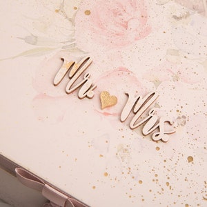 Mr &mrs, Weeding Kartenbox mit Personalisierung, Box für Gästebuch, Erinnerungsbox, Hochzeitsgeschenk, Holzkartenbox, Charmantes Hochzeitsgeschenk, Druck