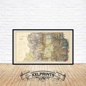 Może przedstawiać: Antyczna mapa Chile, wydrukowana czarnym, brązowym, zielonym, niebieskim i czerwonym atramentem na kremowym papierze. Mapa przedstawia cechy geograficzne kraju, w tym góry, rzeki i miasta. Tytuł "Plano de Chile" jest wydrukowany w górnej części mapy.