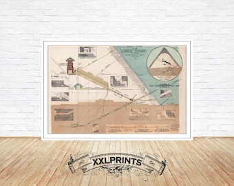 Könnte beinhalten: Ein gerahmter Vintage-Druck, der das Durchgangssystem der Großen Pyramide in Ägypten zeigt. Das Diagramm zeigt detaillierte Illustrationen in Beige, Grün und Braun mit Textbeschriftungen. Der Druck wird vor einer weißen Backsteinmauer und einem Holzboden angezeigt.