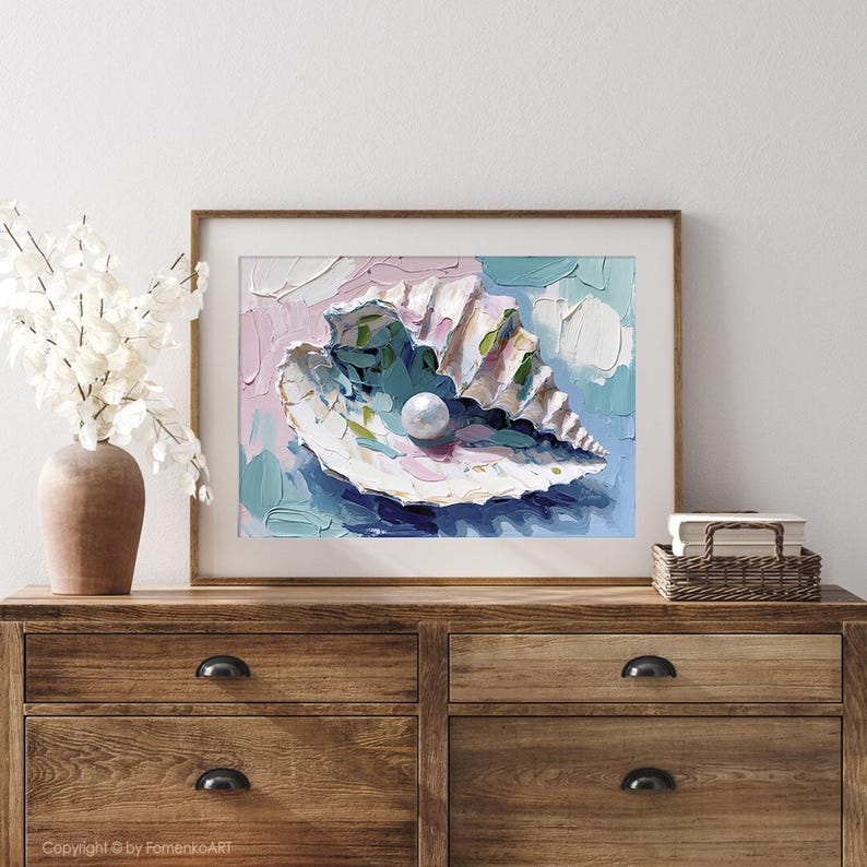 Puede incluir: Una pintura de una concha de mar con una perla en su interior. La concha est&aacute; abierta y la perla es blanca. El fondo es una mezcla de azul, rosa y blanco.