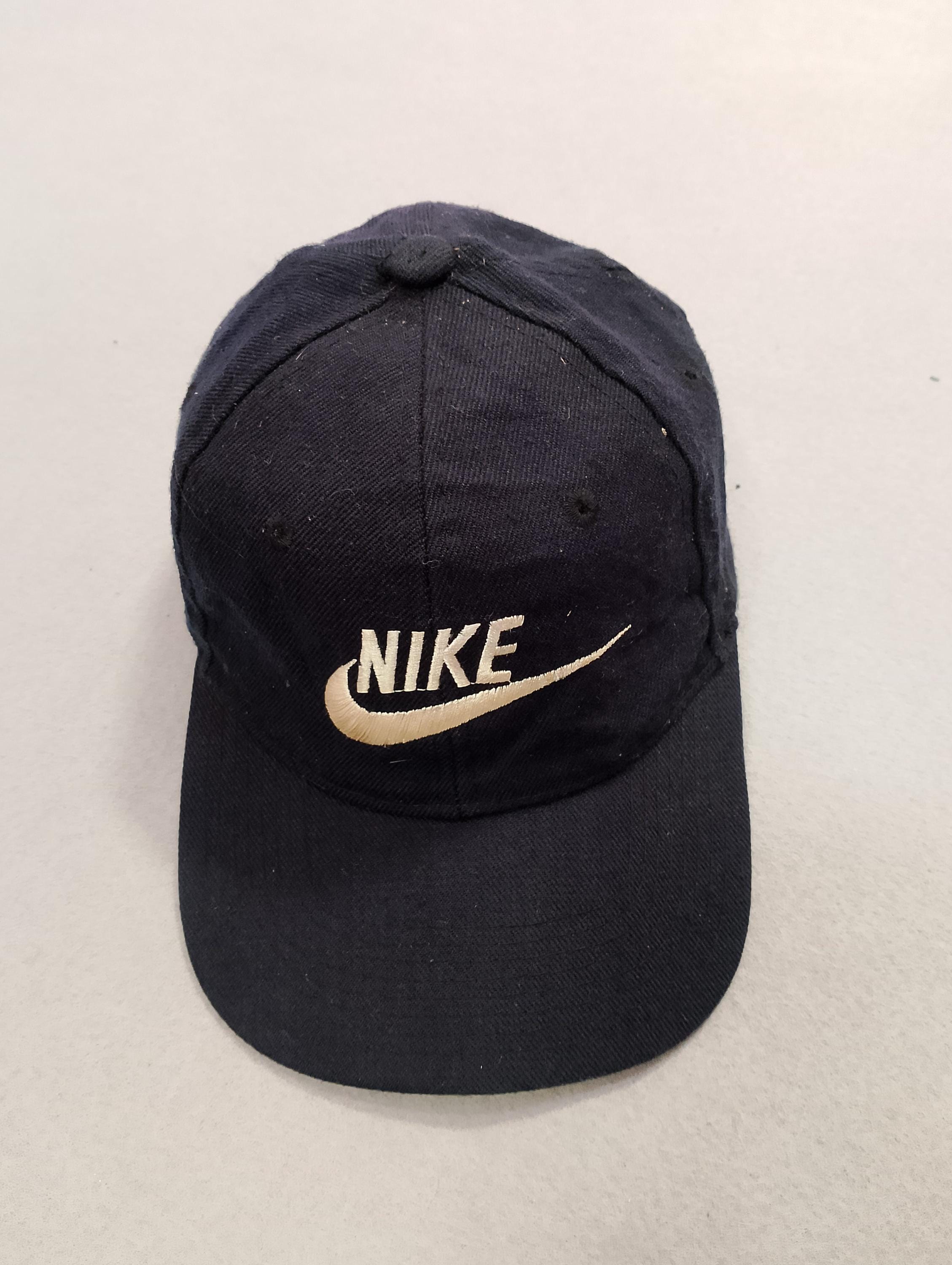 Vintage Nike Snapback Hat — One Size — Made in Taiwan — 90s