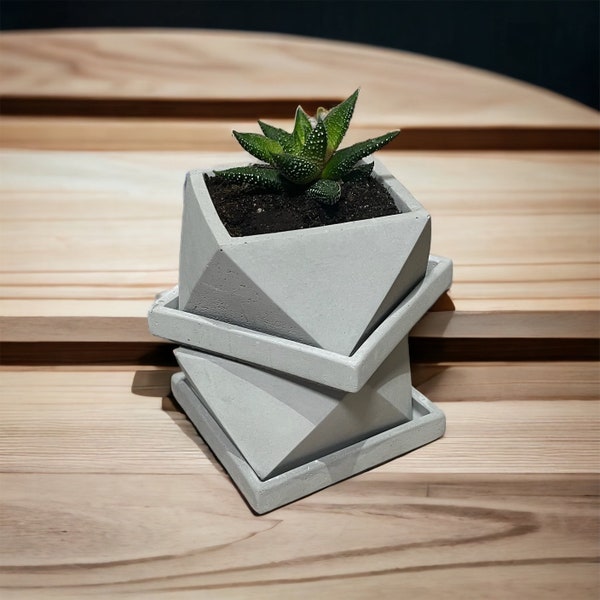 Pot de fleur géométrique en béton gris avec trou de drainage et soucoupe carrée | Atelier IDeco