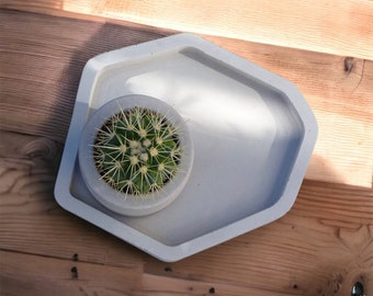 Atelier IDeco - Gray concrete key dish, decorative valet tray, geometric jewelry display, soap plate, cement saucer for plant pot with drain