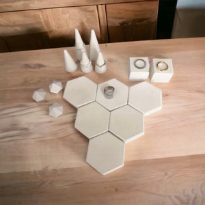 Atelier IDeco - Set di 16 schermi con gioielli bianche, coni e supporti mini anelli di diamanti in calcestruzzo