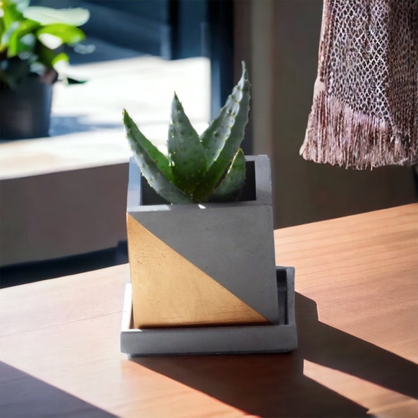 Atelier IDeco - Pot de fleurs carré avec soucoupe en béton, pot gris avec bande oblique peinte de couleur cuivrée