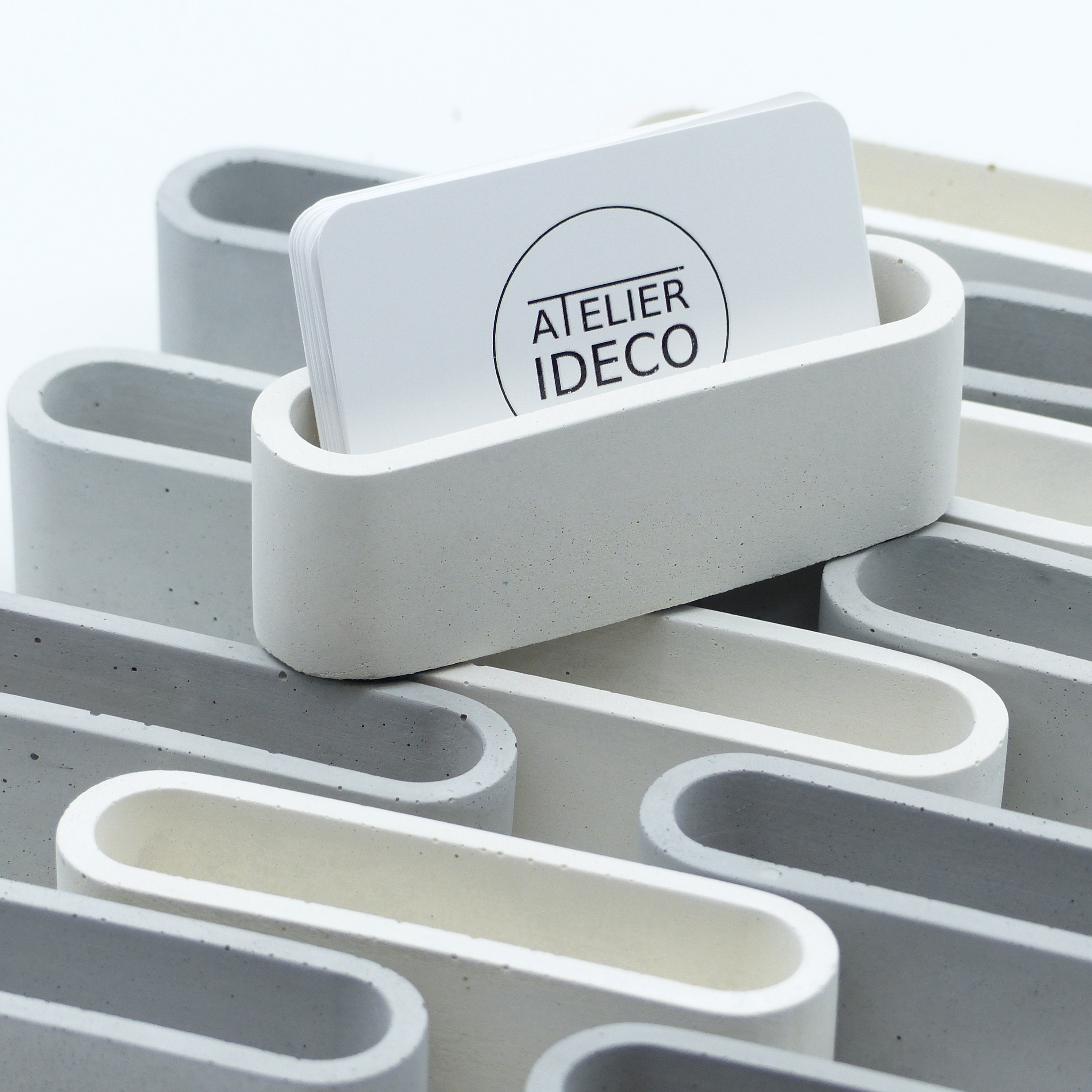 Présentoir Pour Cartes de Visite Blanc en Béton - Pour Classiques 9 cm Long