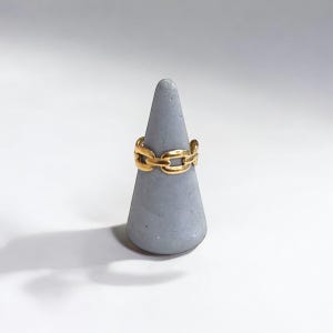 Porte bague en béton - Présentoir à bijoux -Support d'alliance gris