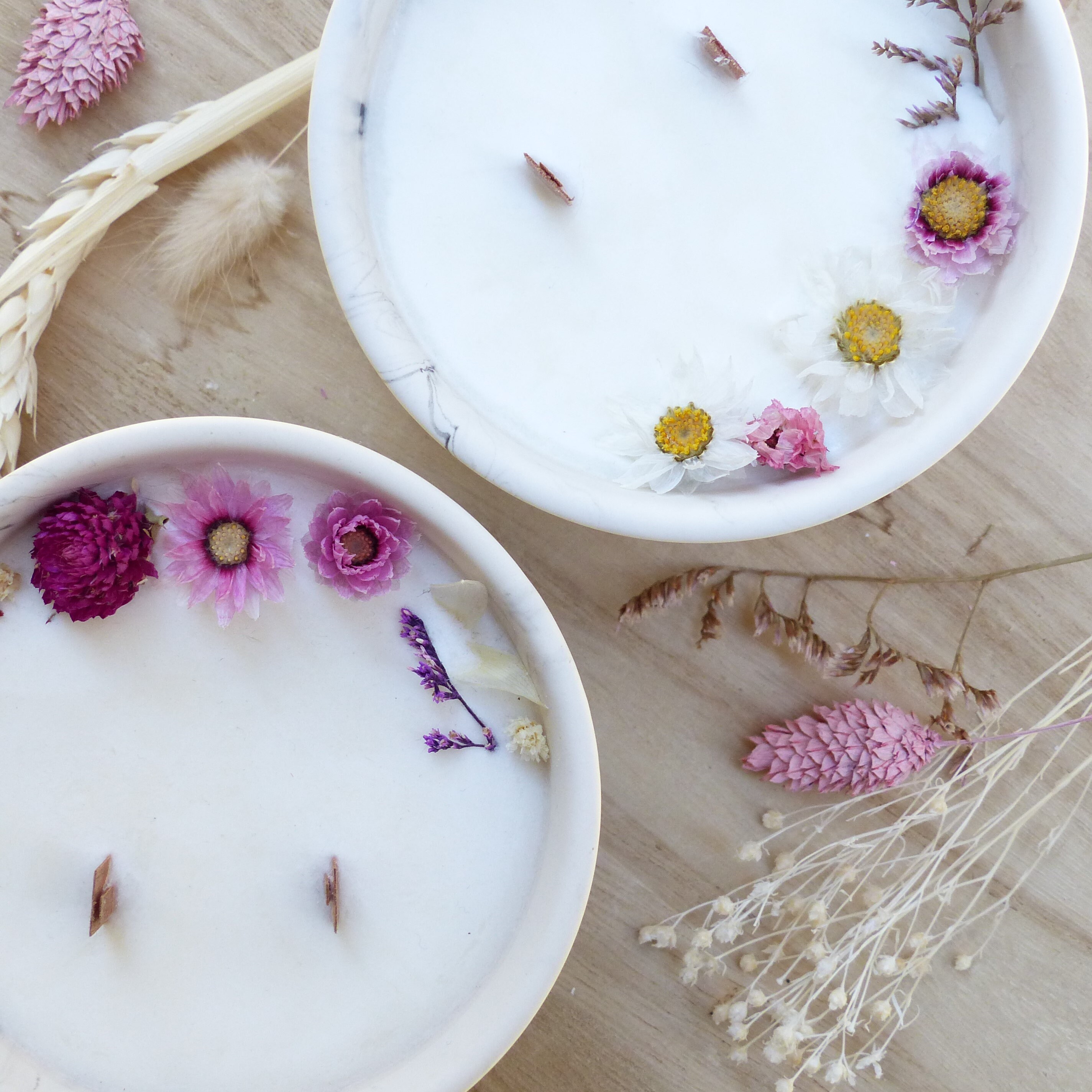 Bougie Fleurie Fleurs de Monoï Qui Sent Bon L'été | Grand Pot Marbré Fait Main Cadeau Pour Elle Atel