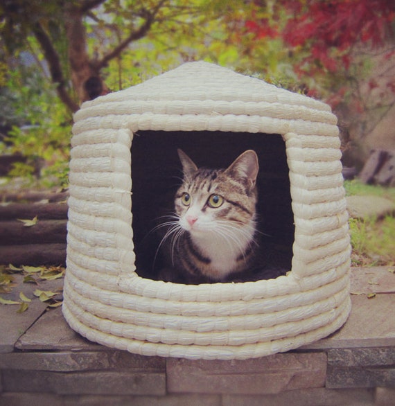 grass cat bed