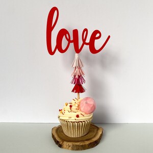 Valentine&#39;s Day Cake Topper, Red & Pink Ombre Love Cake Topper, Love Cake Top Decoration, Tassel Cake Décor, Valentine&#39;s Decorations.