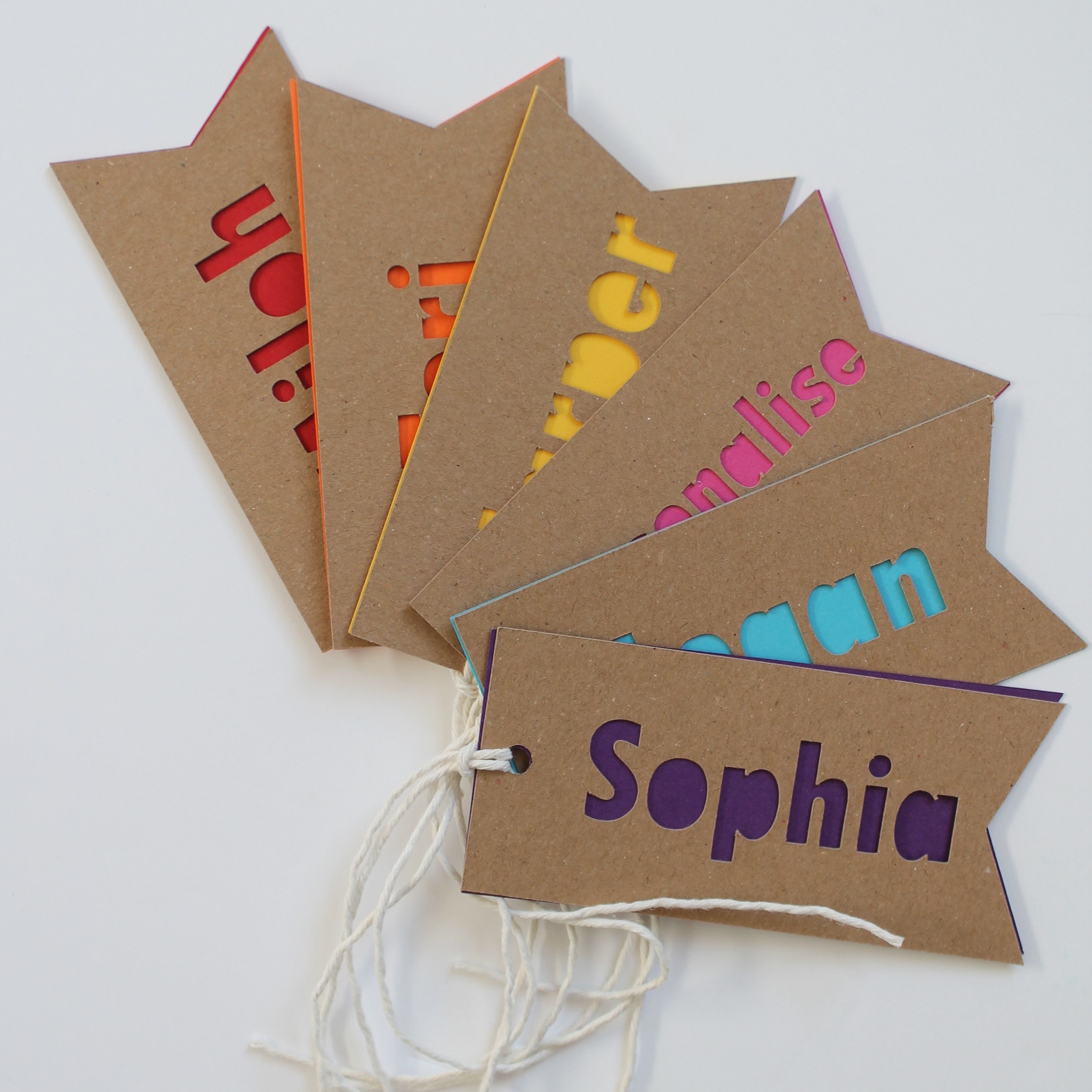 Customised Party Gift Tags, 6 X Personalised Modern Name Tags for Gifts, 6 Rainbow Tags for Children's Party, Birthday Wrapping & Gift Bags.