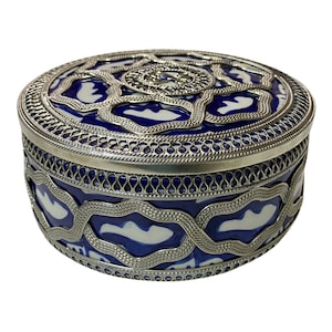 Moroccan handmade ceramic jewelry box. Moroccan ceramic jewelry box .handmade jewelry box